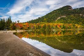 Tickets, tours, hours, address, franconia notch state park reviews: Fruhherbst Farben Und Reflexionen Auf Echo Lake In Franconia Notch State Park New Hampshire Lizenzfreie Fotos Bilder Und Stock Fotografie Image 33638121