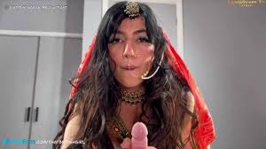 Pakistani Bride Aaliyah Yasin gives a Footjob  Xozilla.com