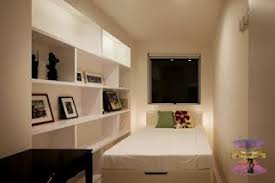 غرف نوم صغيرة المساحة للعرسان Small Bedroom Storage Ideas In 2021 Small Bedroom Small Bedroom Storage Bedroom Storage