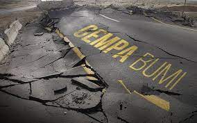 Tidak seperti biasa, gempa bumi hari ini sangat menghebohkan. Gempa Bumi Tektonik M6 7 Guncang Malang Bmkg Tak Berpotensi Tsunami Bagian 1