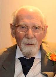 A couple of anniversaries to remember this evening. Denis Treacy and John  Buckley. Denis is gone from us 4 year's today and John 6 years yesterday.  Denis I suppose is best remembered