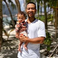 Chrissy teigen, john legend, daughter luna and son miles, as well as chrissy's mom pepper, made an appearance at a democratic campaign rally in philadelphia. Chrissy Teigen And John Legend Family Vacation January 2019 Popsugar Celebrity