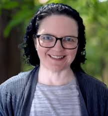 Lori Bailey's Instagram, Twitter & Facebook