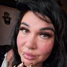 Damn! She even made a sign for you 🫣🤭