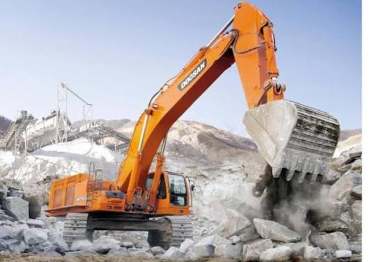 Doosan DX700LC Excavator
