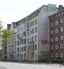Hoch geflogen statt tief gefallen. Kieler Strasse In 22525 Hamburg Stellingen