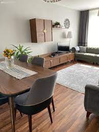 Odaların dikdörtgen ya da kare olması dekorasyonu önemli ölçüde etkileyen bir ölçüt. Dikdortgen Salon Nasil Yerlestirilir Ev Gezmesi