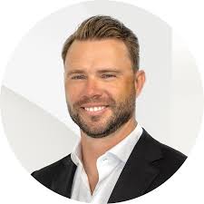 Blake St John: Engel & Völkers