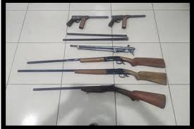 Arsenal de armas de papelão testeguile. Policia Incauta Arsenal De Replicas De Armas De Fuego En San Martin Noticias Agencia Peruana De Noticias Andina