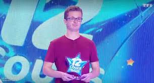 Découvrez le jeu en ligne ! Television Leo De Saint Lo Actuellement Maitre De L Emission Les 12 Coups De Midi