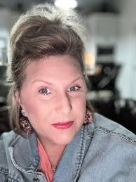 If you're following this lawsuit and concerned with what I use…GREAT NEWS!  I use Goldwell and schwarzkopf color lines 💖