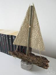 Ein Deko Schiff Mit Segeln Aus Alten Buchseiten Alte Buchseiten Buchseiten Und Buch Weihnachtsbaum