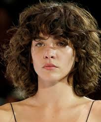 Passing judgment on whether someone else's hair is curly enough is neither useful nor productive for our common goal of bringing out the best in our hair. Pin On Hairs