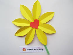 Blumen Selber Basteln Anleitung Fur Tolle Bastelidee Aus Papier Blumen Selber Basteln Blumen Basteln Aus Papier Sonnenblume Basteln