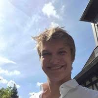 50+ perfiles de «Eberhardt»