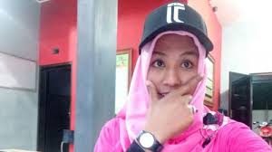 Inilah Sosok Cantik Selfie Ala Dybala, Gadis Tomboy Pecinta Juventus Sampai  Jadi Guru