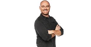 Emma ha deciso di spendere la sua ora premio con il prof. Rudy Zerbi Radio Deejay