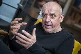 Zoltán bezerédi is a hungarian actor. Bezeredi Zoltan Elgazolt Egy Biciklist