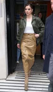 Hailee Steinfeld gives major style inspo at Spider-Man: Across the  Spider-Verse screening in London - ABC News