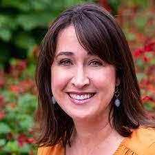 Mariana Willis's Instagram, Twitter & Facebook