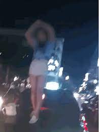 Jul 27, 2020 · 도쿄=ap/뉴시스27일 일본 전통 기모노를 입은 한 식당 직원들이 마스크를 쓰고 도쿄 아사쿠사 지구에서 향을 피우며 기도하고 있다 2k51nqklnze6sm