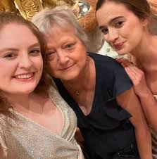 Stephanie Cipolla (@stephanncipolla) • Threads, Say more