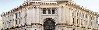 L'edificio si sviluppa su cinque piani, due dei quali sottoterra. Banca D Italia Milano