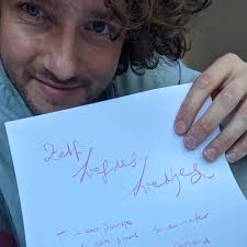 In tijden van #metoo, homofobie, seksisme, racisme en geweld vraagt initiatiefnemer rikkert van huisstede zich af of het niet beter zou zijn als meer mannen zich kwetsbaar zouden opstellen. Q6x0diyhd5zt7m