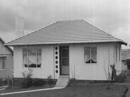 Best 1950 S Homes Home Pictures House Design Exterior House Renovation The walls in my 1950's era house have the strangest composition i've ever seen.