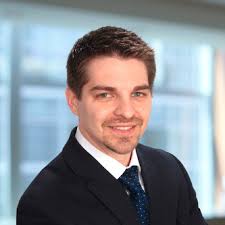 Ready for the weekend with this 718 GT4 finished in Crayon over at Porsche  Centre Mayfair 🔥