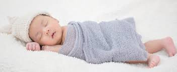 Menggunakan musik pengantar tidur yang natural, misalnya suara hujan atau suara air mengalir. 9 Cara Menidurkan Bayi Agar Tetap Nyenyak Sepanjang Malam