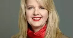 Michelle Dew's Instagram, Twitter & Facebook