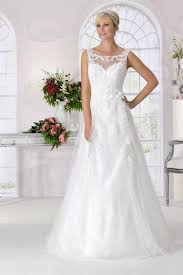 So auch bei ihrem neusten auftritt. Tres Chic Brautkleider Hochzeitkleider Brautmode Diamore