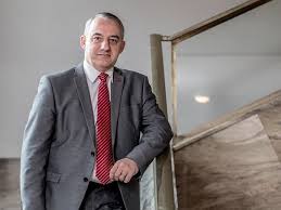 V dnešních otázkách václava moravce v české televizi to řekl předseda českomoravské konfederace odborových svazů josef středula. Josef Stredula Cesi Pracuji O Deset Let Dele Nez Nemci A Berou Tretinove Mzdy