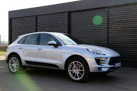 The macan draws its visual cues from across the porsche range, including the cayenne, 911 and 918 spyder and is available in either. 2015 Porsche Macan Review Ratings Specs Prices And Photos The Car Connection