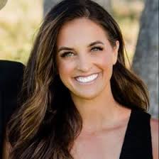 Caroline Delehanty's Instagram, Twitter & Facebook