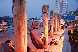 Auch Im Winter Ein Besuch Wert Badeschiff Berlin Add This To Your Berlin Berlin Urlaub Stadtstrand Berlin Spree