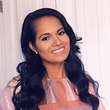 Ester Frias's Instagram, Twitter & Facebook