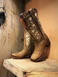 Over 400,000 pairs of mens cowboy boots and mens western boots at sheplers.com! Women S Floral Embroidery Cowgirl Square Toe Boots Tan El Potrerito