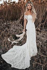 Chic Off The Shoulder Boho Wedding Dresses Simple Lace Long Train Bridal Gowns Lace Beach Wedding Dress Beach Wedding Dress Boho Mermaid Beach Wedding Dresses