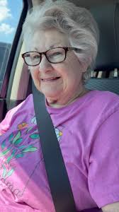 She did it!!! It's no secret that I've been driving this peanut around for  a little longer than usual 😝 And now that I don't have to, I really want  to because