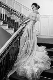 Hochzeitskleider kurz + petticoat = super look. Moderne Hochzeitsfotografie Berlin Hochzeitsidee Hochzeitsfotograf