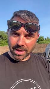 I’m weird, I know!! Happy birthday 🎉 I may not know you but if today’s  your Bday, I’m wishing you a happy one! #happybirthday #shinybrand #beshiny