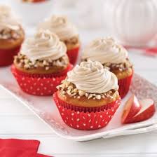 Cupcakes Aux Pommes Glacage Caramel Dessert Cupcakes Desserts Cupcake Cakes