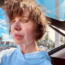 LIONESSES Move to a New Home #cat #Lionesses #lions