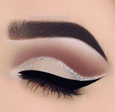 10 Ways To Add Glitter Into Your Makeup Society19 Uk Eye Makeup Eyeshadow Makeup Glitter Eyeliner