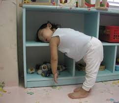 Apparently I Actually Did This When I Was Little And I Even Fell Asleep Mid Chew While Eating No Wonder Because It S How I Sleep Funny Funny Kids Cute Kids