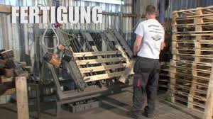 Du fragst dich jetzt wo du überhaupt europaletten herbekommen kannst? Palettenhandel Paletten Europaletten Ankauf Verkauf Koln Sofortige Abholung Und Bezahlung Youtube