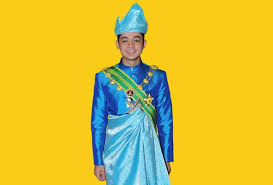 Kdymm tengku ampuan pahang memgambil seorang anak angkat lelaki yang juga merupakan sepupu kepada suaminya, tengku abdullah, iaitu yang mulia tengku amir nasser ibrahim bin tengku arif bendahara ibrahim, pada tahun 1987. 5 Fakta Menarik Mengenai Tengku Hassanal Ibrahim Yang Ramai Tidak Tahu Murai My