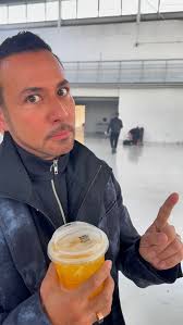 This is HOWIE celebrate the New Year! 🥳🍾